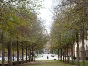 03 - Da Praça na Universidade do Texas, a Vista do Capitol de Austin, maior que o de Washington, EUA