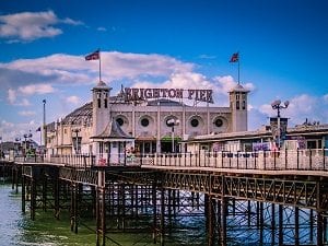 Brighton Pier, Inglaterra - Foto unsplash