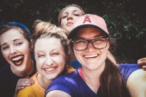 Self de intercambistas - Foto Hannah Nelson, Pexels