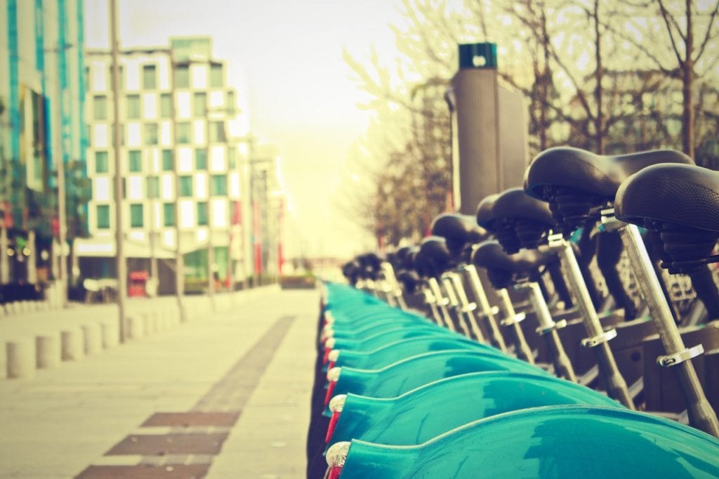 Bicicletas no centro de Dublin, na Irlanda - Foto Pexels