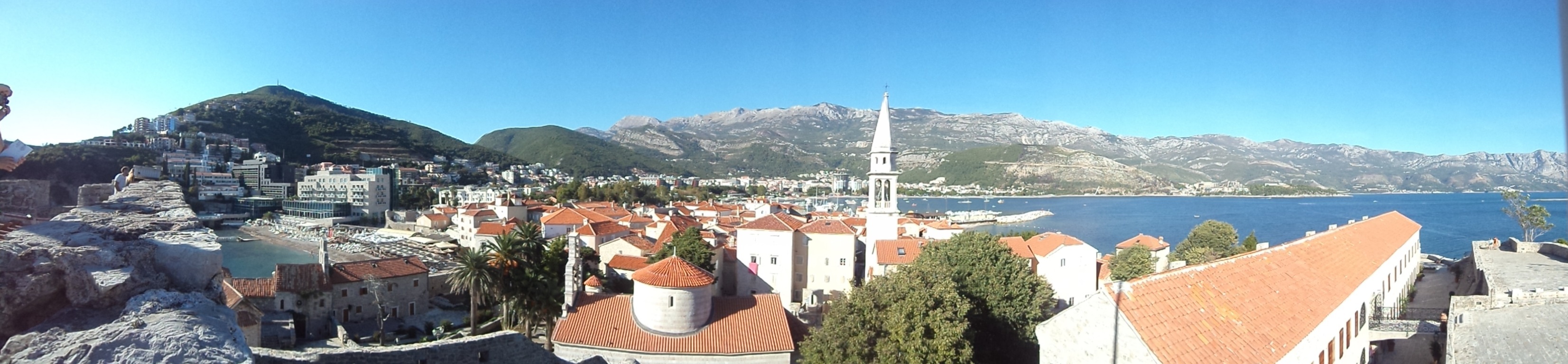 Panorâmica do Centro Histórico e praias de Budva, Montenegro