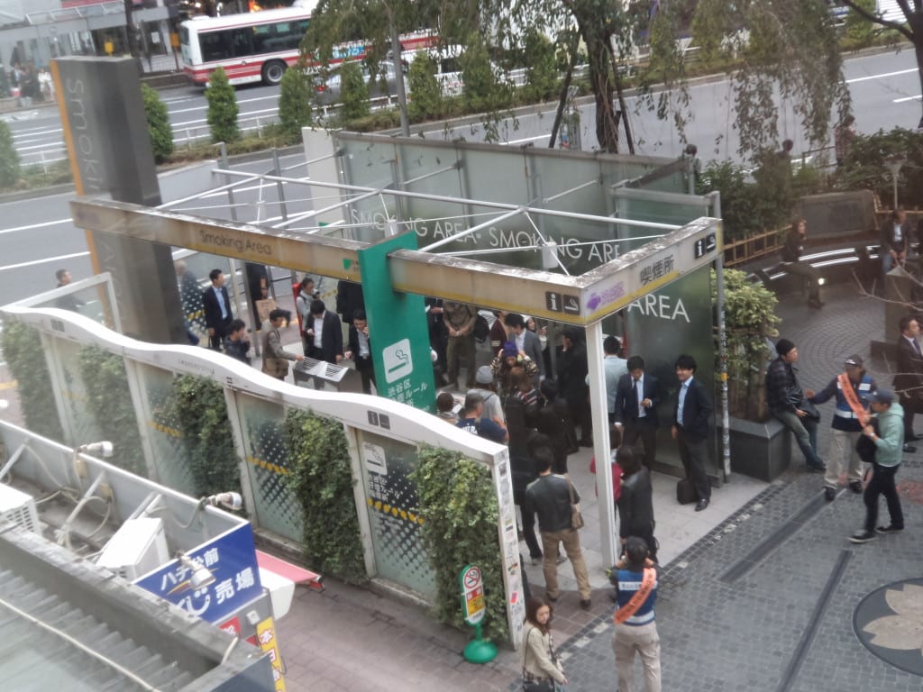 Área de fumantes em Shibuya, Tokyo 1