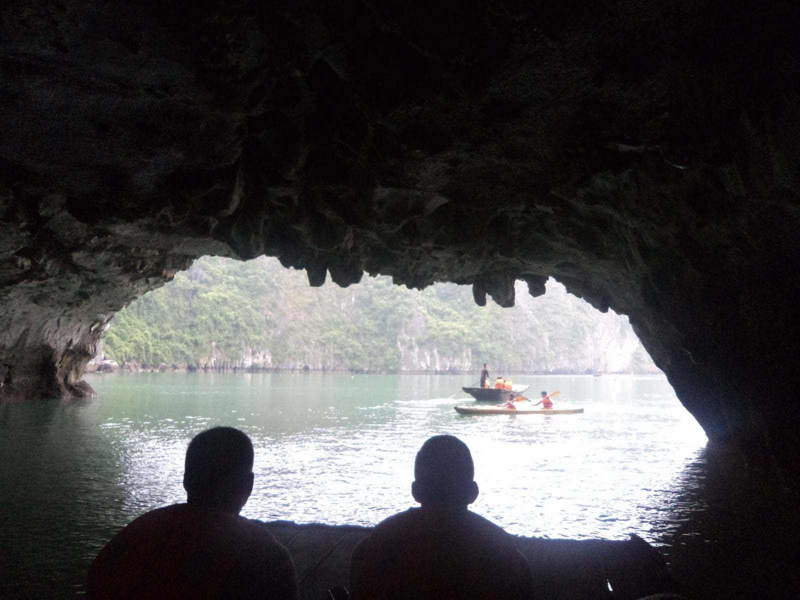Caverna em Hang Luon - Ha Long Bay, próximo a Hanoi, Vietnã