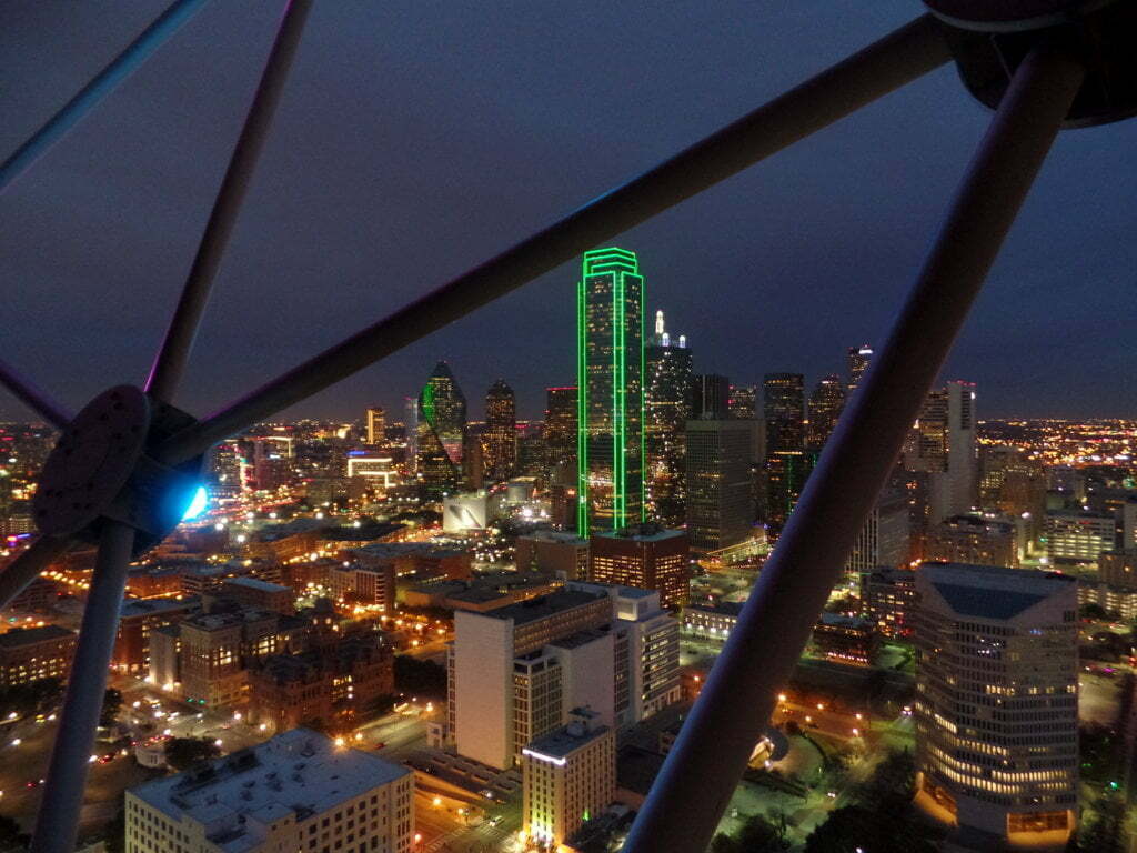 01 - Tower of the Americas, o show fica legal mesmo ao sol cair - Dallas, EUA