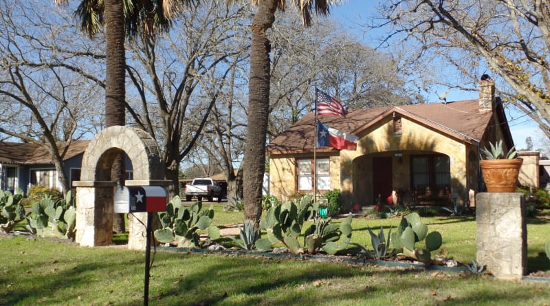 07 - Casinha na cidadezinha de Bowrne, nas proximidades San Antonio - Texas, EUA
