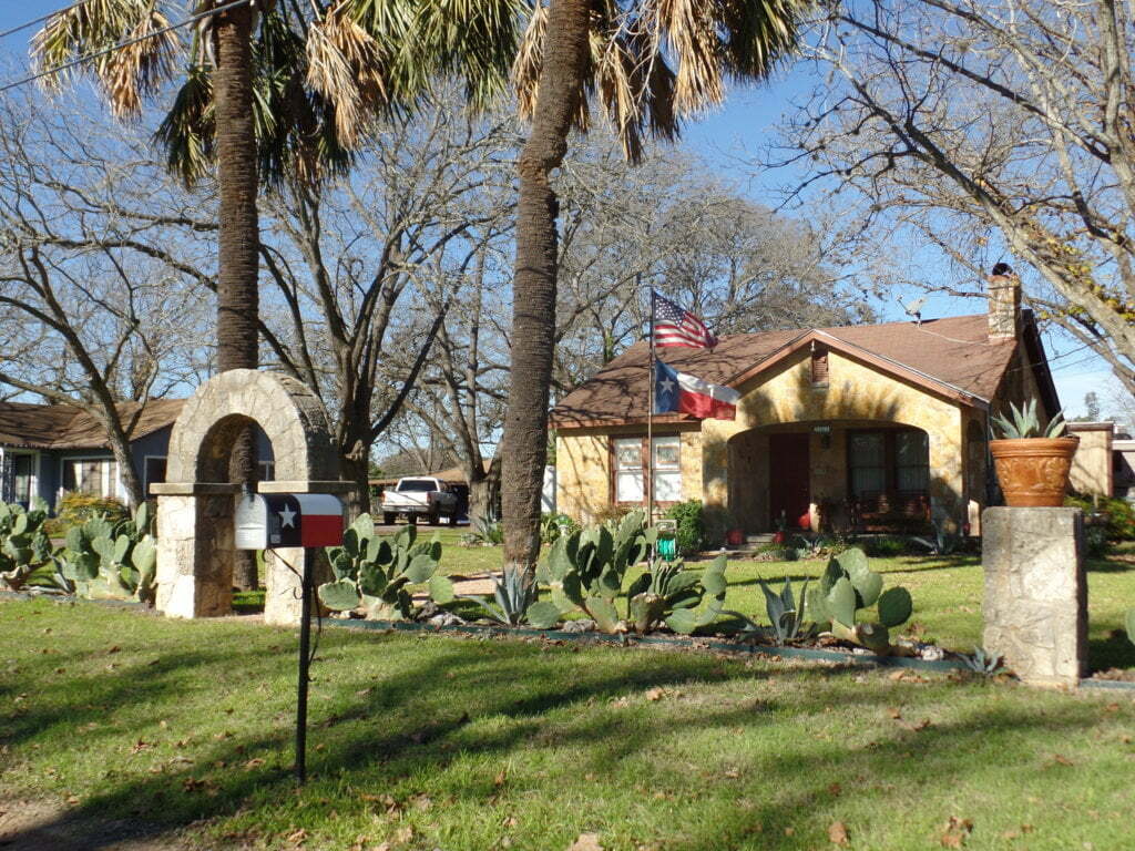 07 - Casinha na cidadezinha de Borne, nas proximidades San Antonio - Texas, EUA