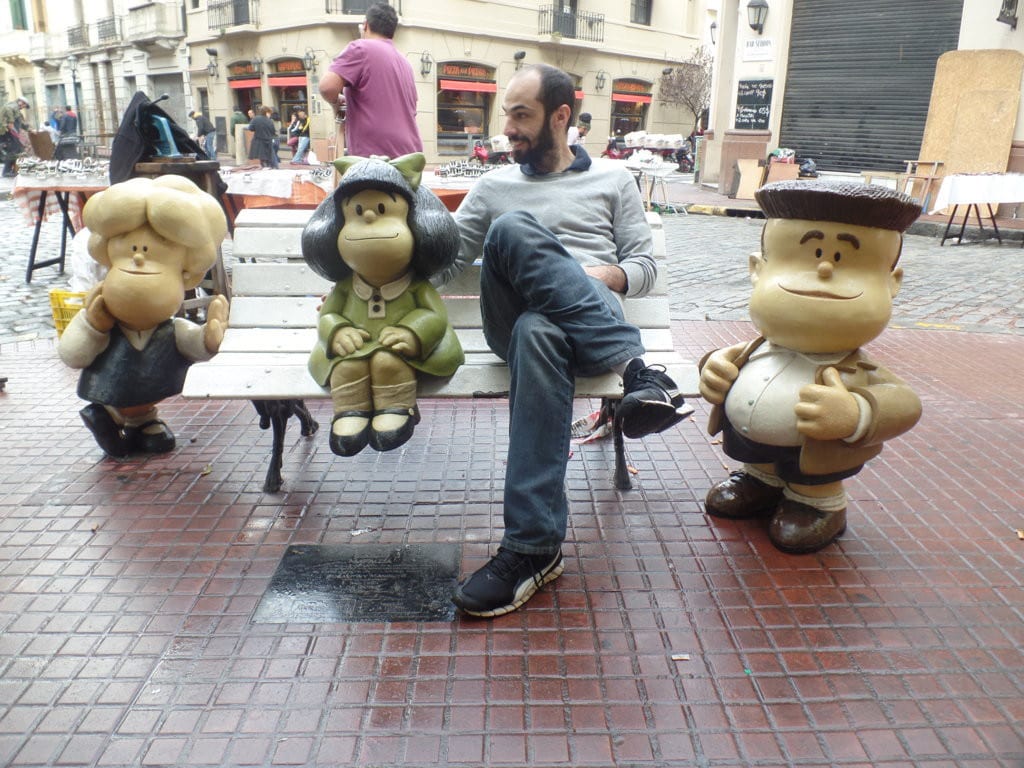 05 Mafalda e sua trupe passeando por San Telmo - Buenos Aires, Argentina