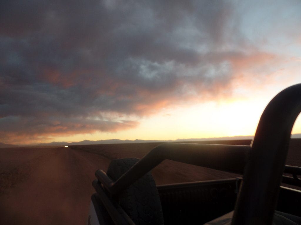Caminho de volta em 4x4 - Por do sol no Salar de Arizaro, Tolar Grande, Argentina