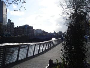 Lifey river, em Dublin, Irlanda